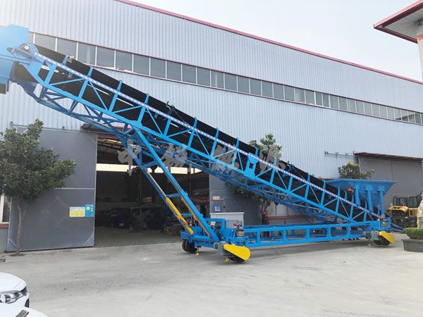 码头散料堆高机